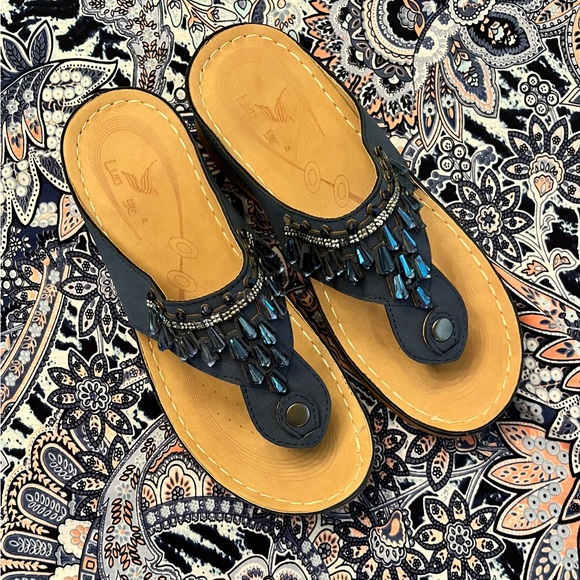 New- Navy blue sandals - Picture 1 of 6